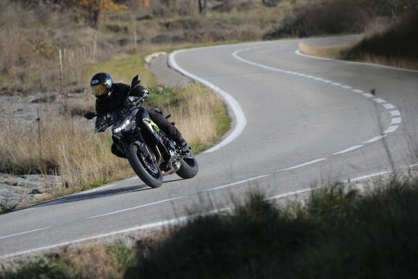 Kawasaki Z900 review Visordown